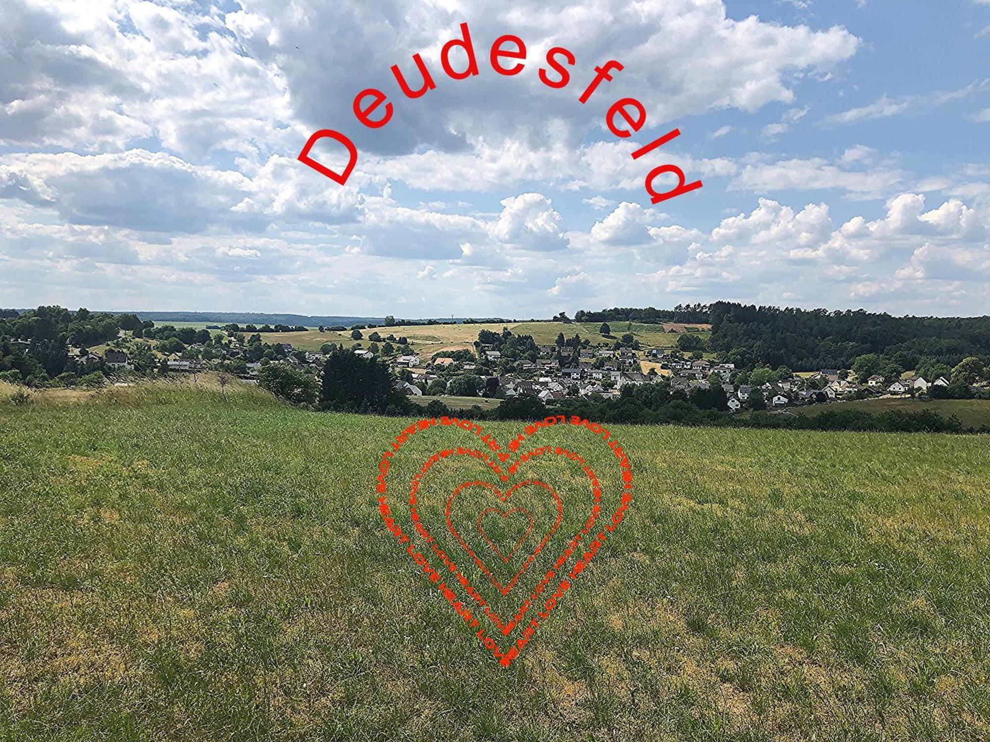 Pension Zur Quelle Deudesfeld Exterior photo
